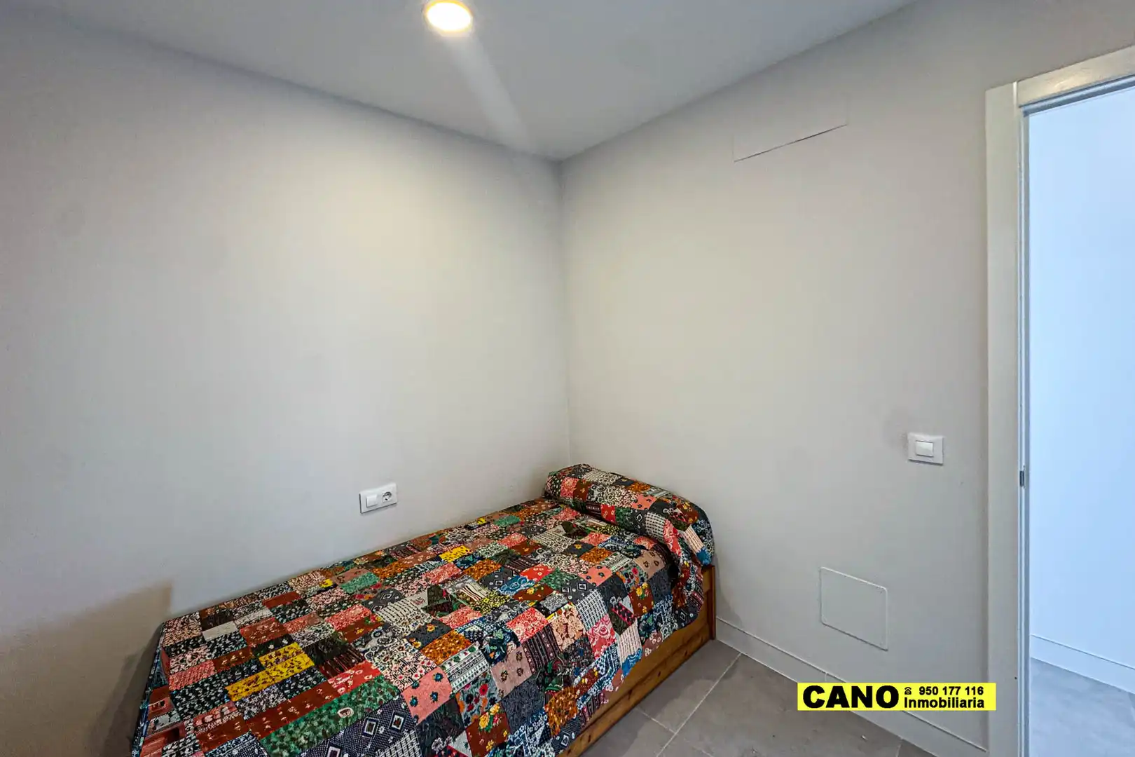 Piso en venta en Paseo de Almeria, Centro