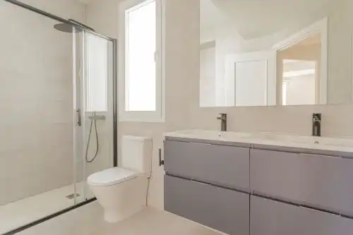 Bathroom of Attic for sale in Madrid  with Air Conditioner, Heating and Parquet flooring