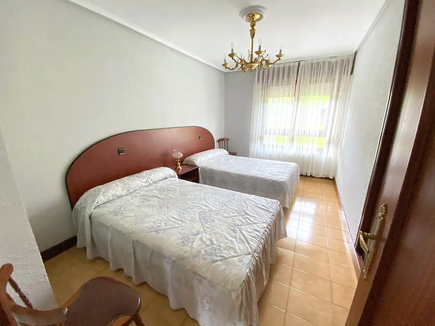 Dormitori de Casa o xalet en venda en Castro-Urdiales amb Calefacció, Jardí privat i Parquet