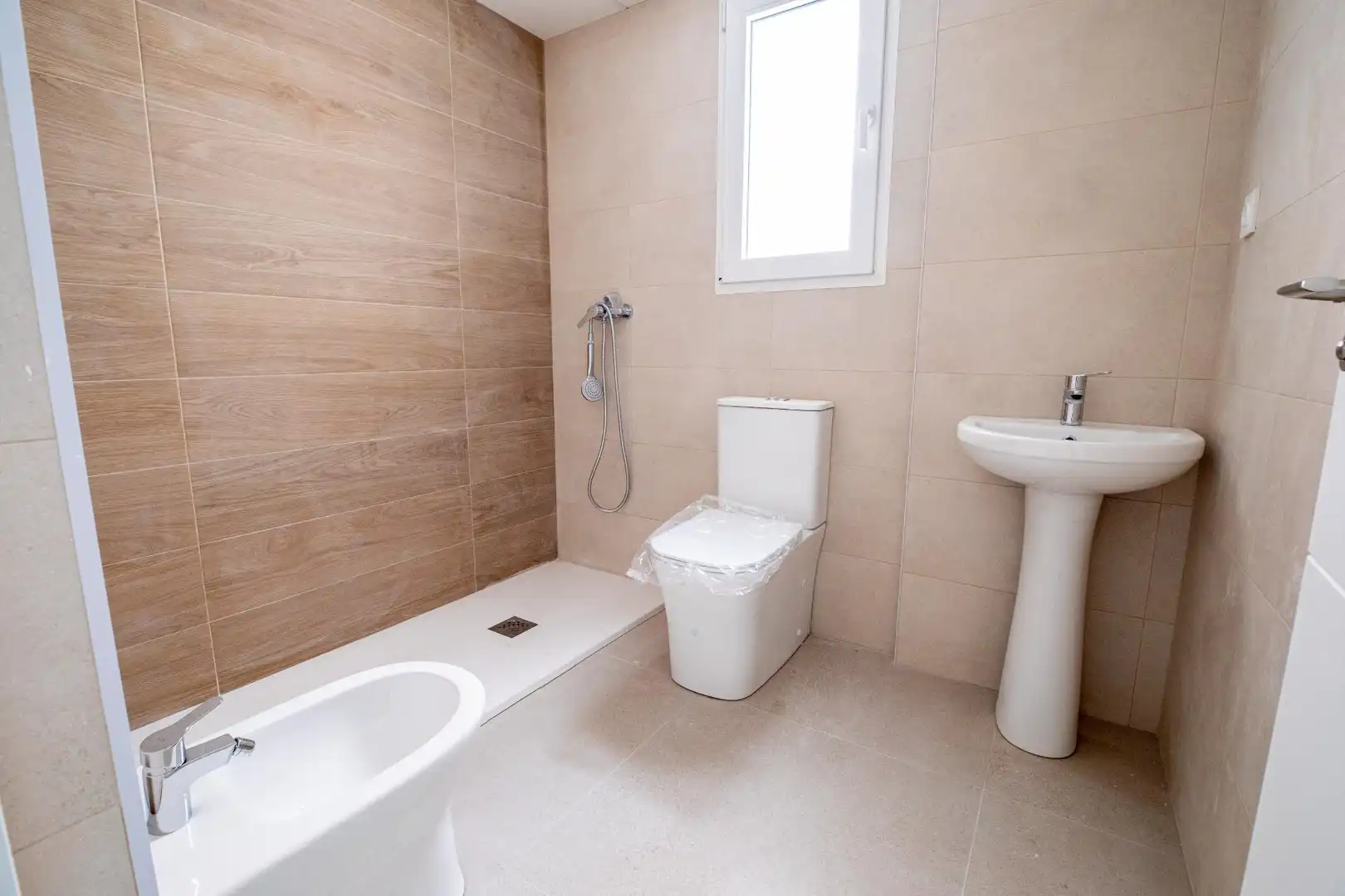 Baño de Piso en venta en Cieza con Calefacción y Trastero