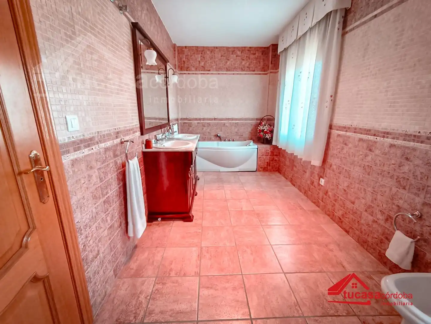 Bathroom of Houses for sale in Córdoba  with Air Conditioner, Terrace and Storage room