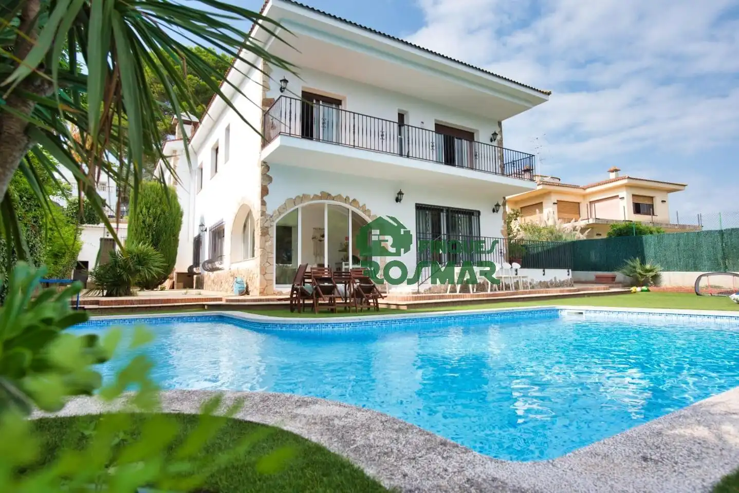 Casa amb piscina en venda a Fenals