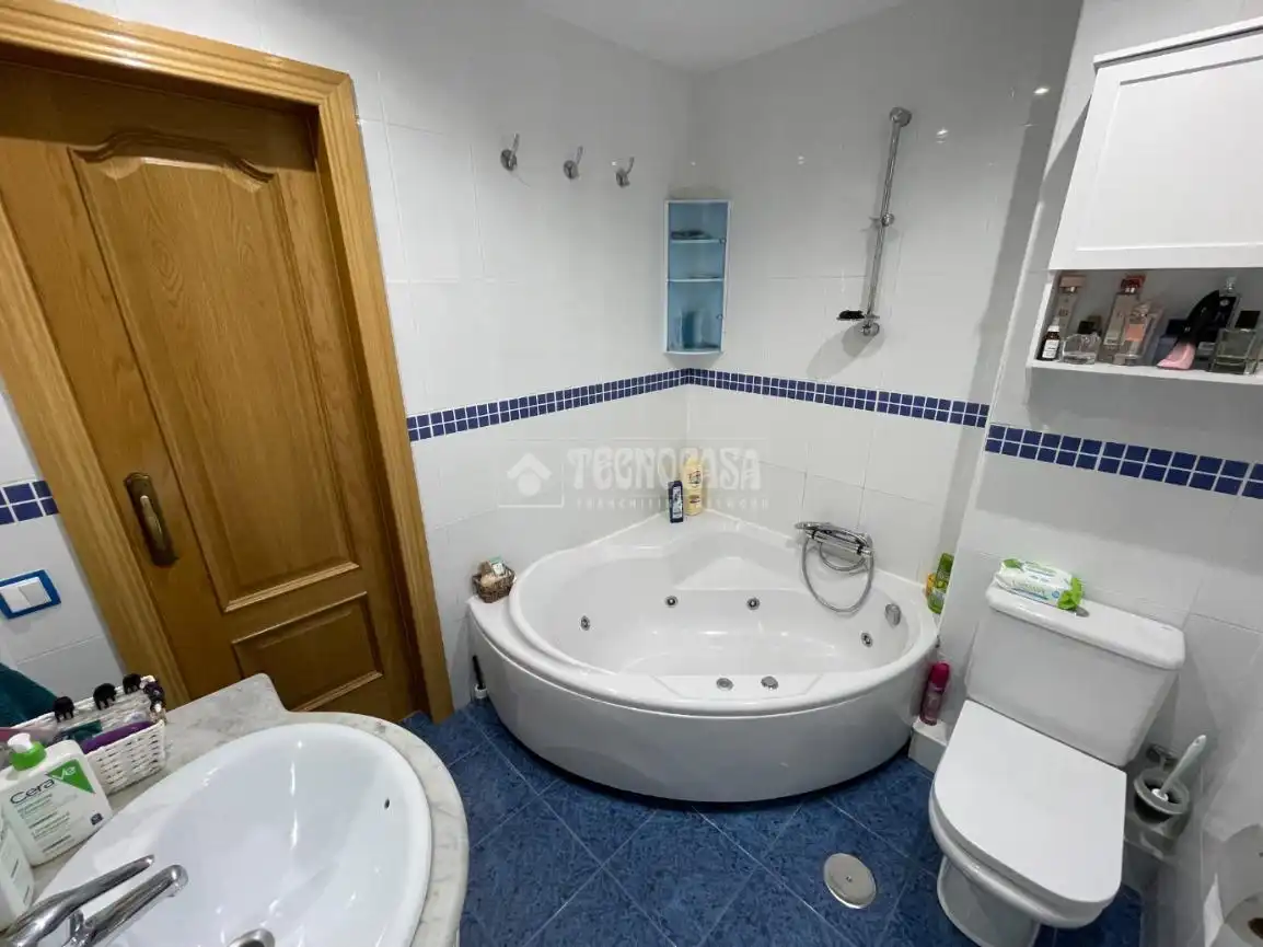 Baño de Piso en venta en Meco con Calefacción y Terraza