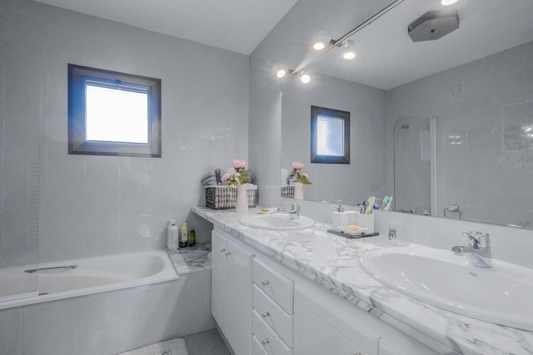 Casa o xalet en venda a Cortes - Huertas