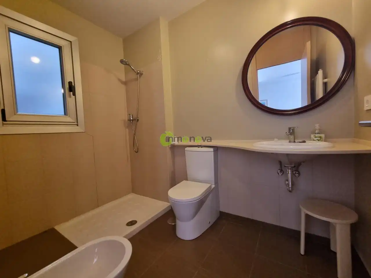 Baño de Piso en venta en Cangas  con Calefacción y Trastero