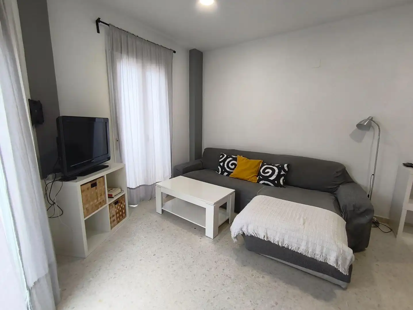 Sala d'estar de Apartament de lloguer en Jerez de la Frontera amb Aire condicionat, Moblat i Balcó