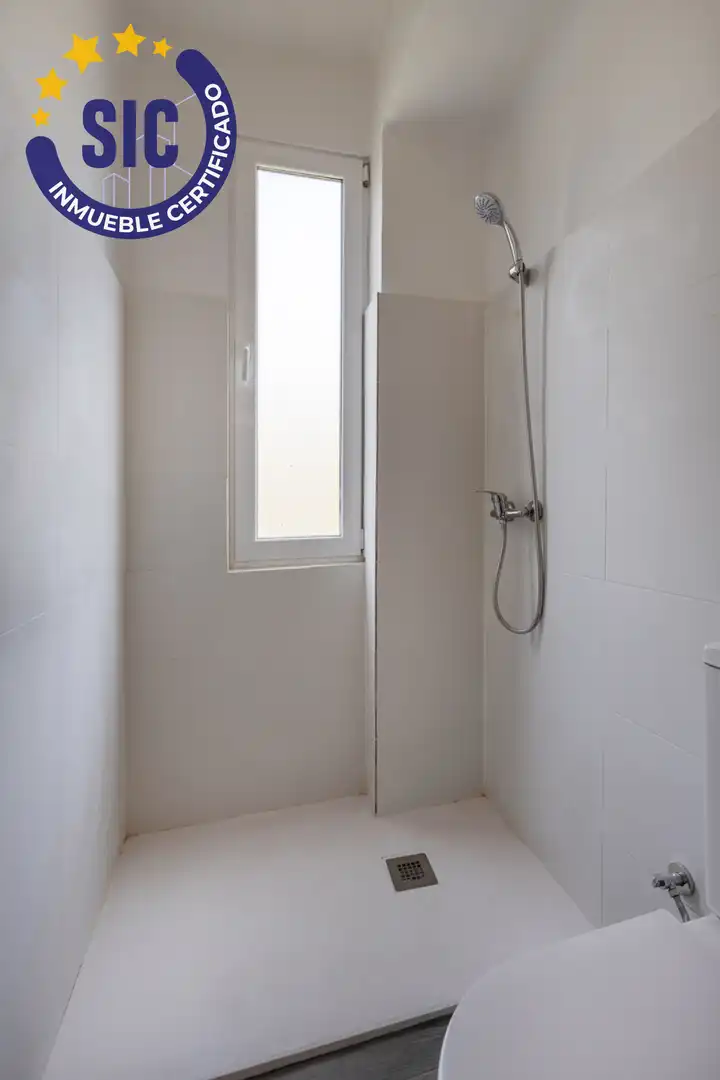 Badezimmer von Haus oder Chalet zum Verkauf in Serra mit Privatgarten und Terrasse