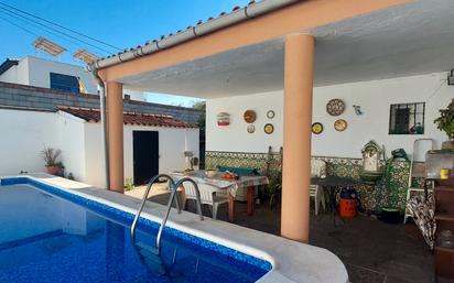 Swimming pool of House or chalet for sale in Dos Hermanas  with Air Conditioner, Heating and Private garden