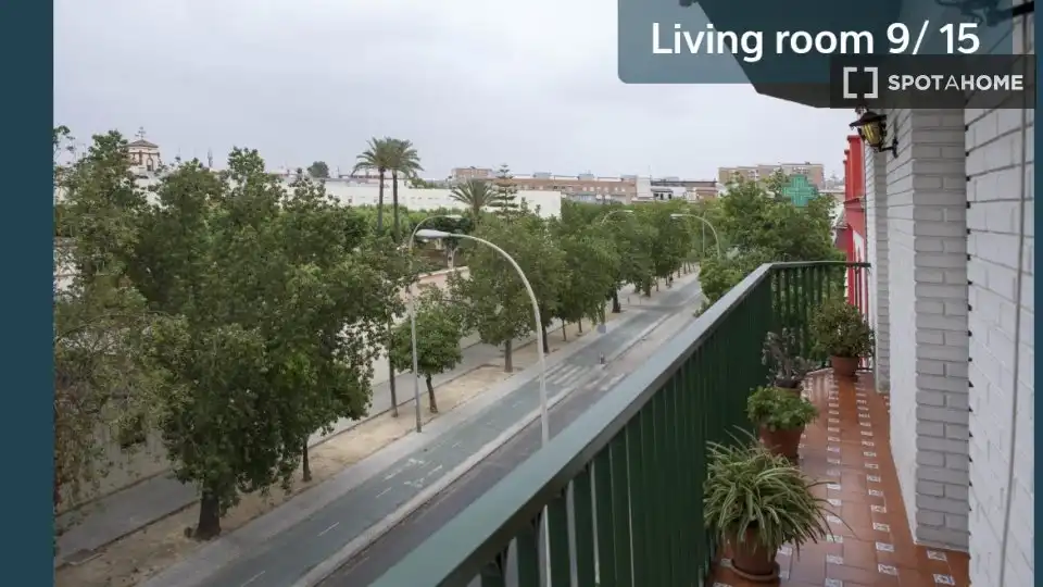 Exterior view of Flat for share in Sevilla  with Air Conditioner, Terrace and Furnished