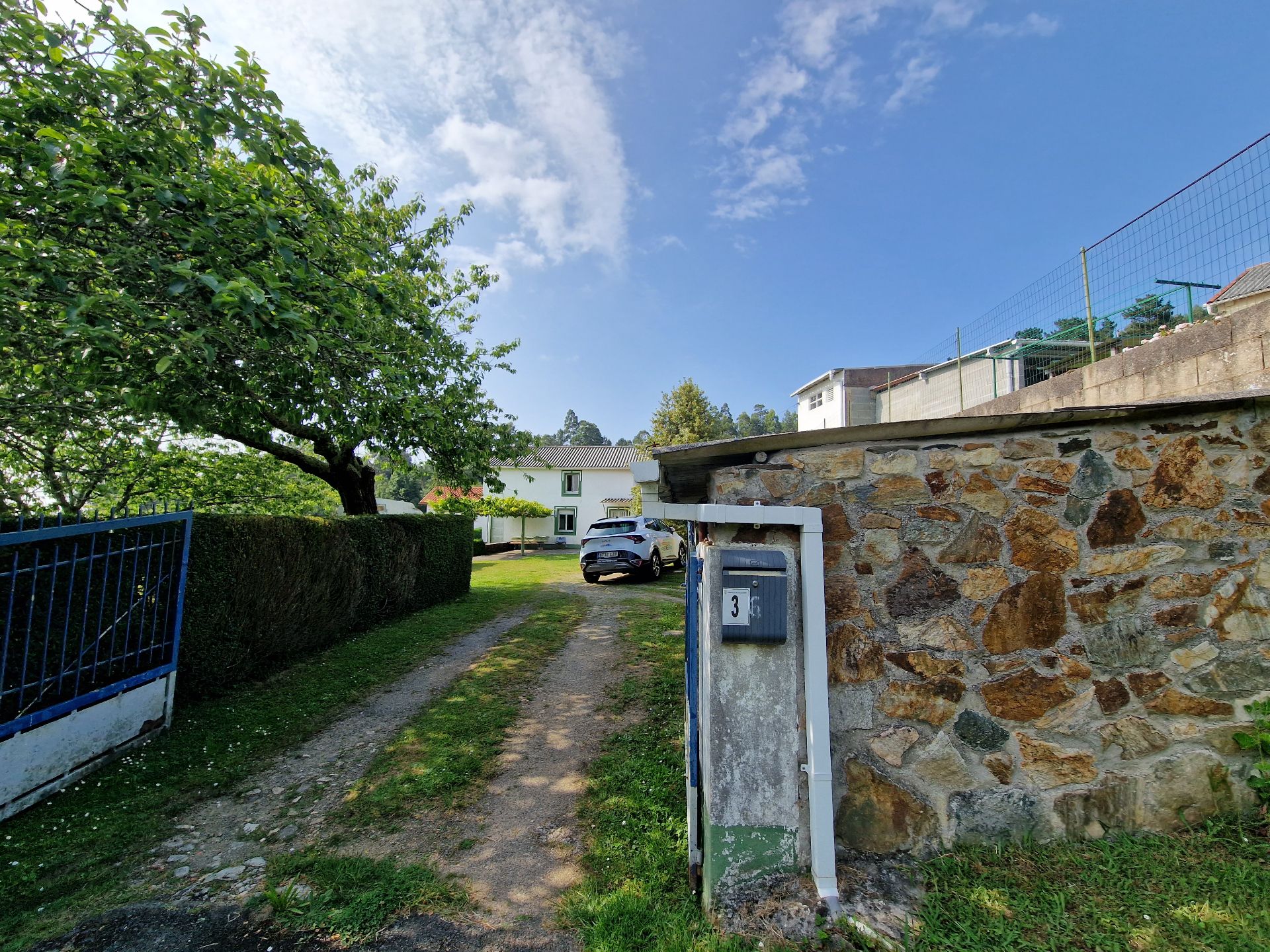 Vista exterior de Casa o xalet en venda en Valdoviño amb Jardí privat, Terrassa i Traster