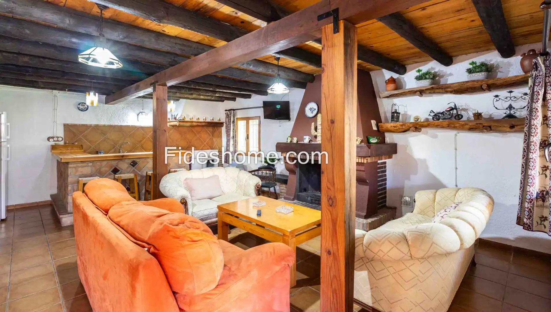Sala d'estar de Finca rústica en venda en Villamena amb Jardí privat, Piscina i Moblat