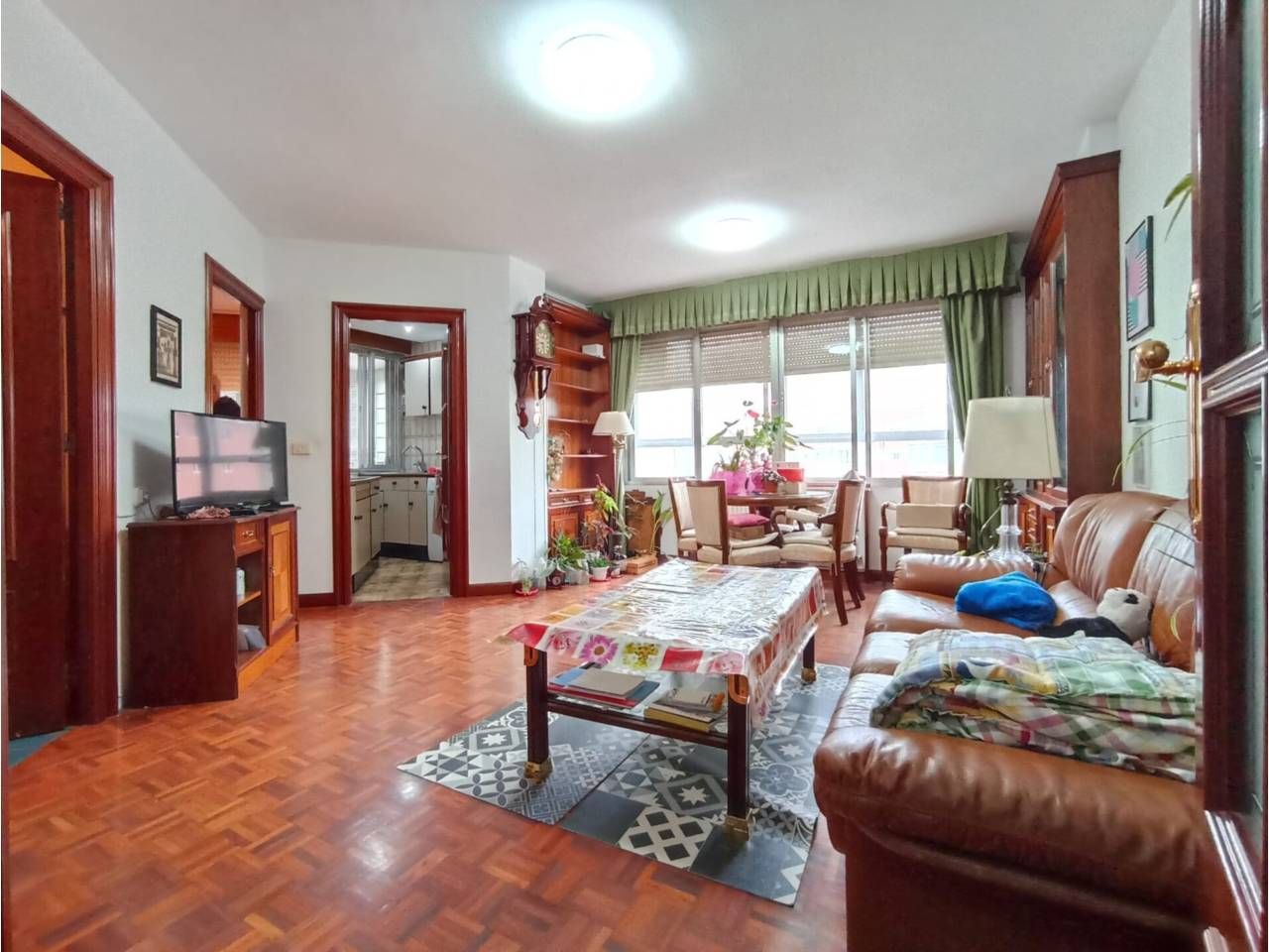 Living room of Flat for sale in Burgos Capital  with Heating, Parquet flooring and Terrace