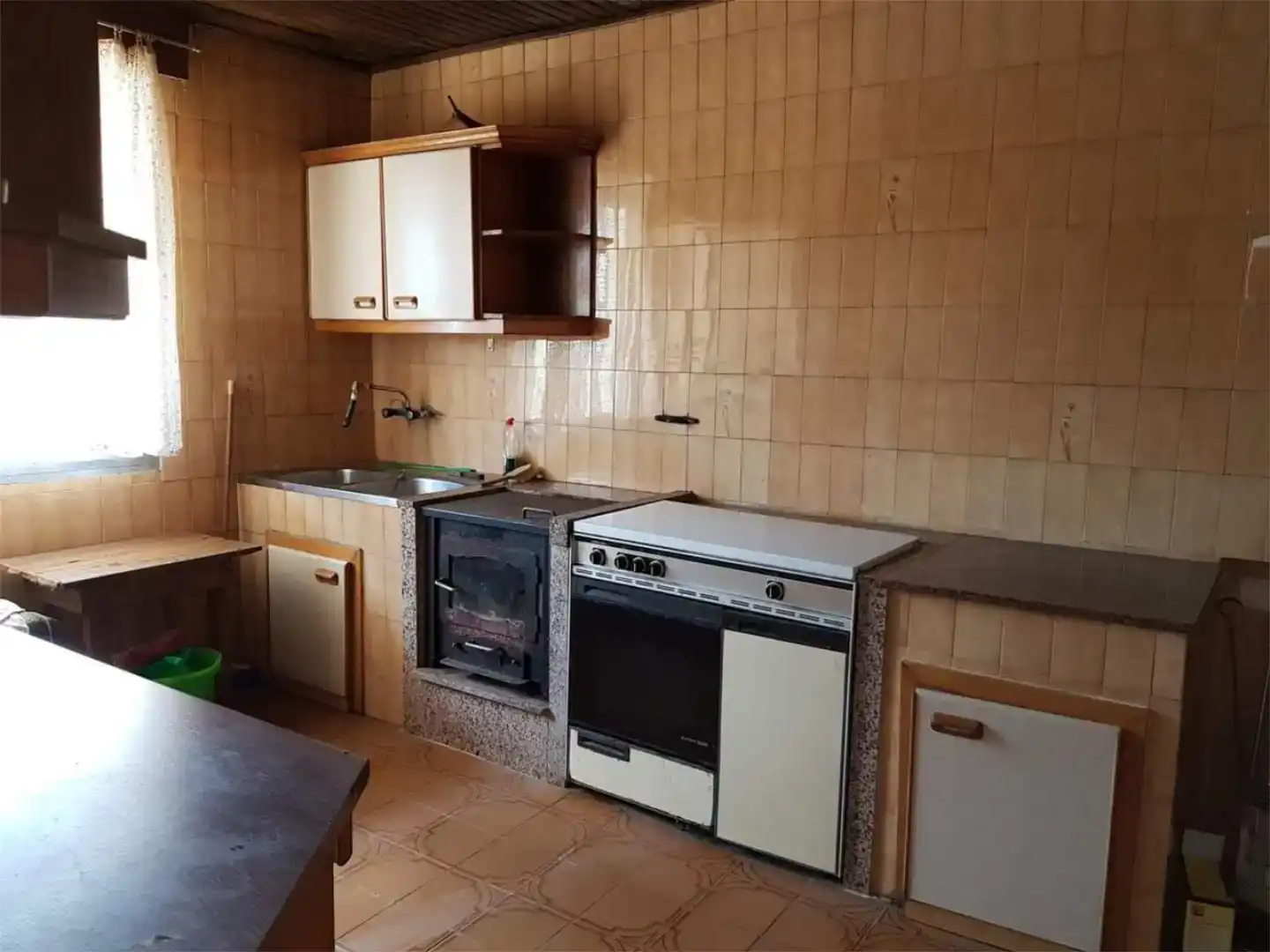 Cuina de Planta baixa en venda en Castrelo do Val amb Jardí privat, Parquet i Balcó
