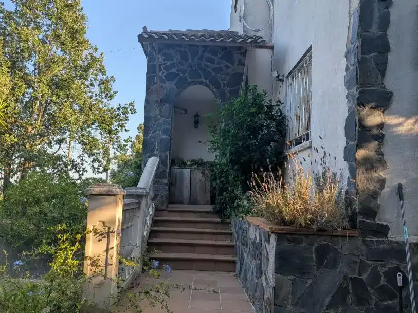 Vista exterior de Casa o xalet en venda en La Roca del Vallès amb Jardí privat i Traster
