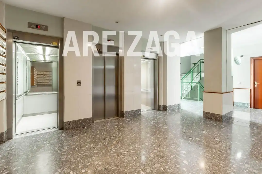 Piso en venta en Donostia - San Sebastián  con Calefacción, Terraza y Trastero