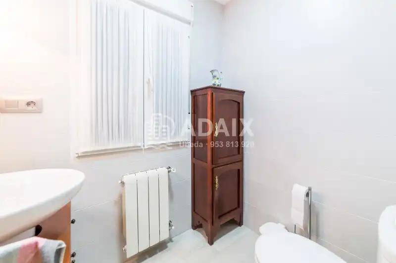 Baño de Piso en venta en Úbeda con Aire acondicionado, Calefacción y Trastero