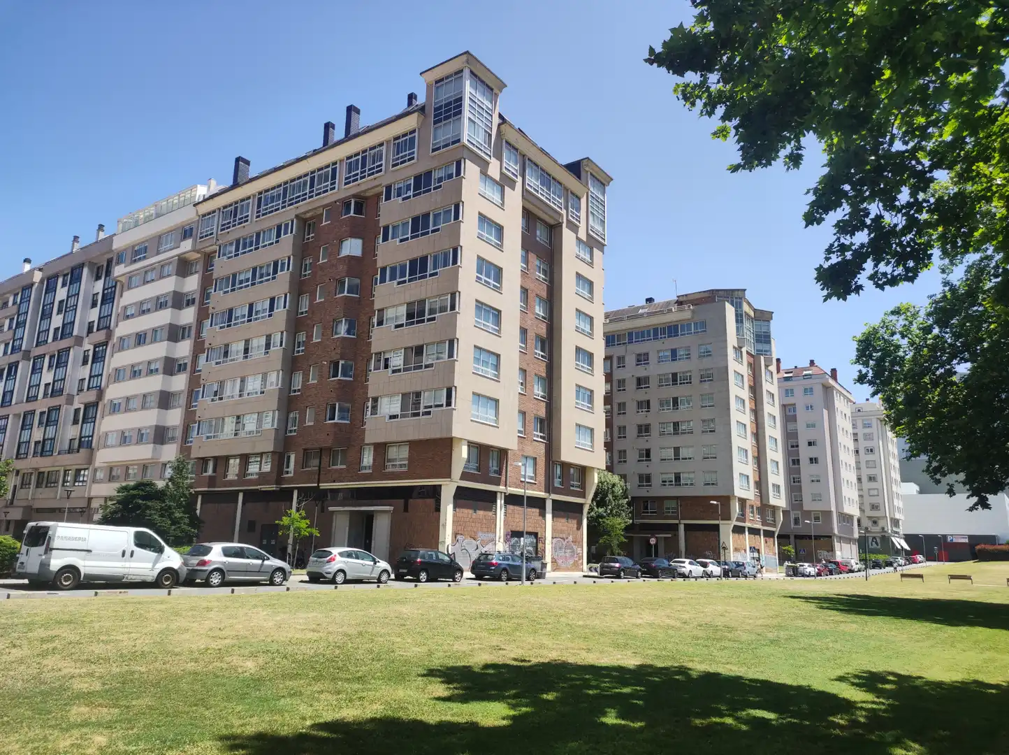 Vista exterior de Piso de alquiler en A Coruña Capital  con Calefacción, Parquet y Trastero