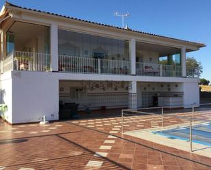 Swimming pool of House or chalet for sale in Alconchel  with Air Conditioner, Heating and Terrace