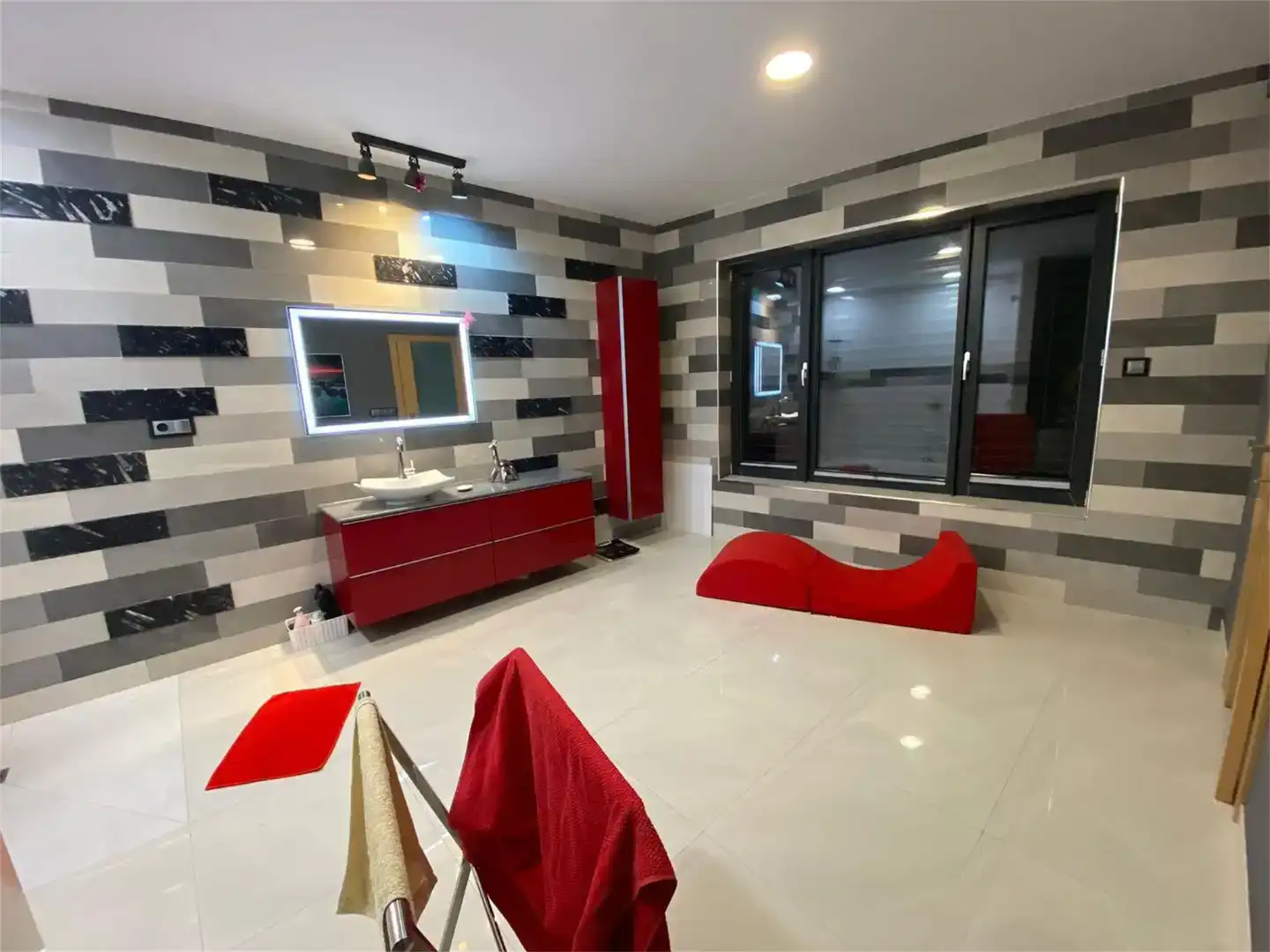 Bathroom of Houses for sale in Almazán, Soria