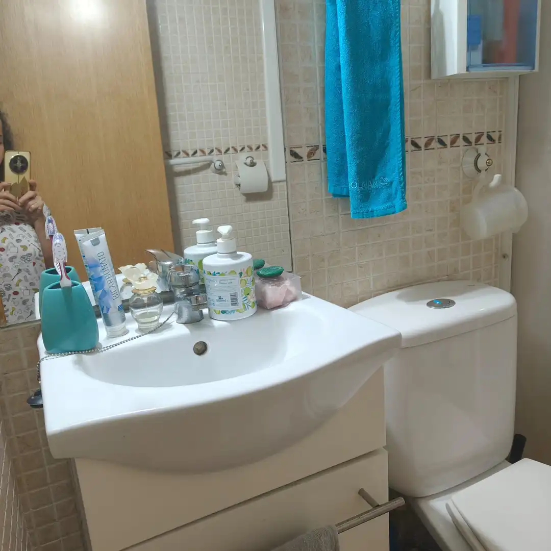 Baño de Planta baja en venta en L'Hospitalet de Llobregat con Terraza