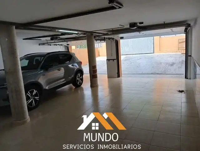 Parking de Casa o chalet de alquiler en Paterna con Aire acondicionado, Calefacción y Jardín privado