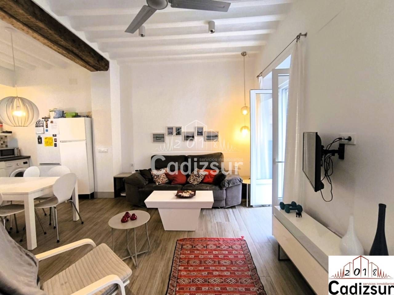 Sala d'estar de Pis en venda en  Cádiz Capital amb Calefacció, Moblat i Balcó