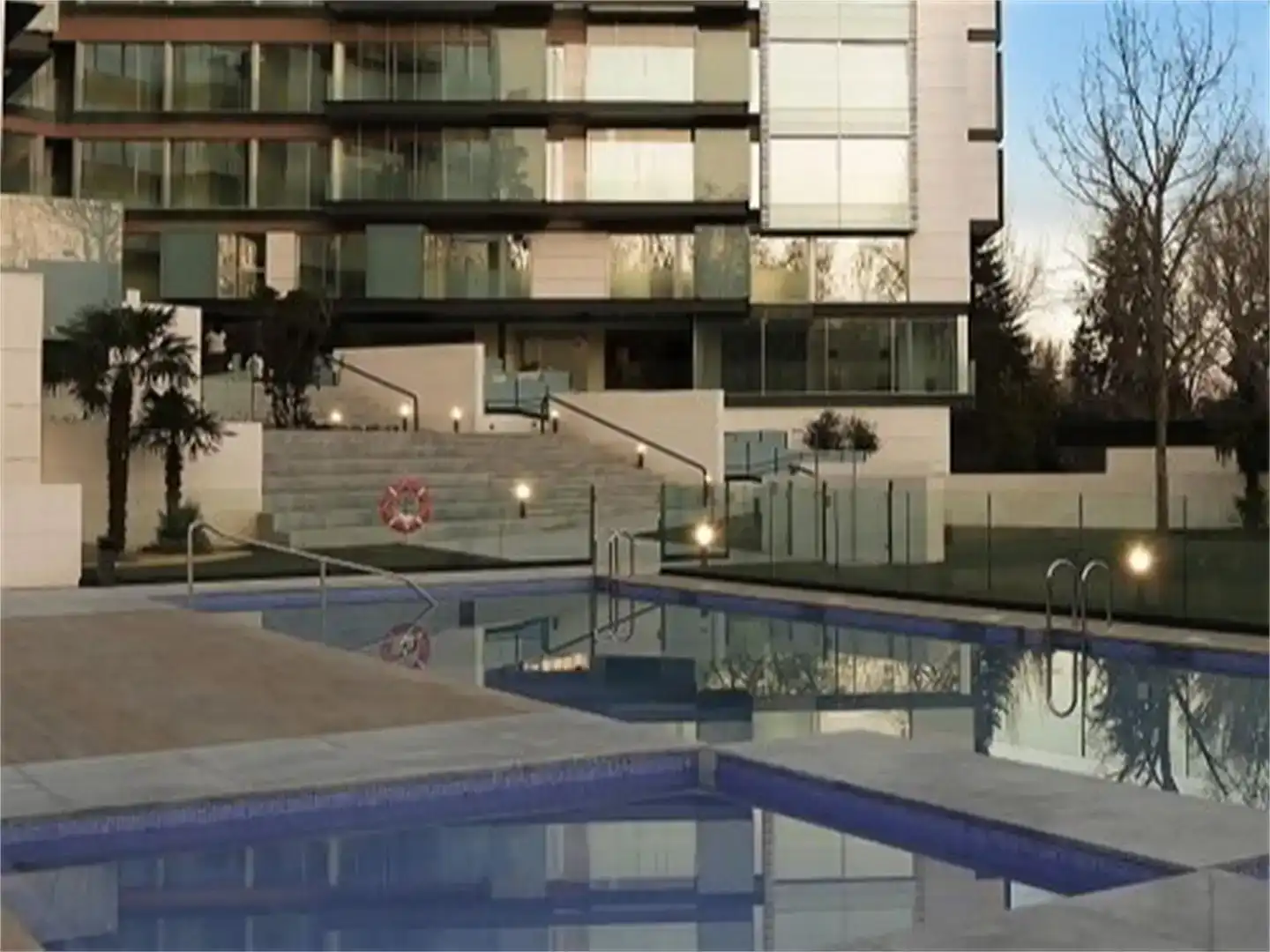 Schwimmbecken von Wohnungen zur Miete in  Madrid Capital mit Klimaanlage und Schwimmbad