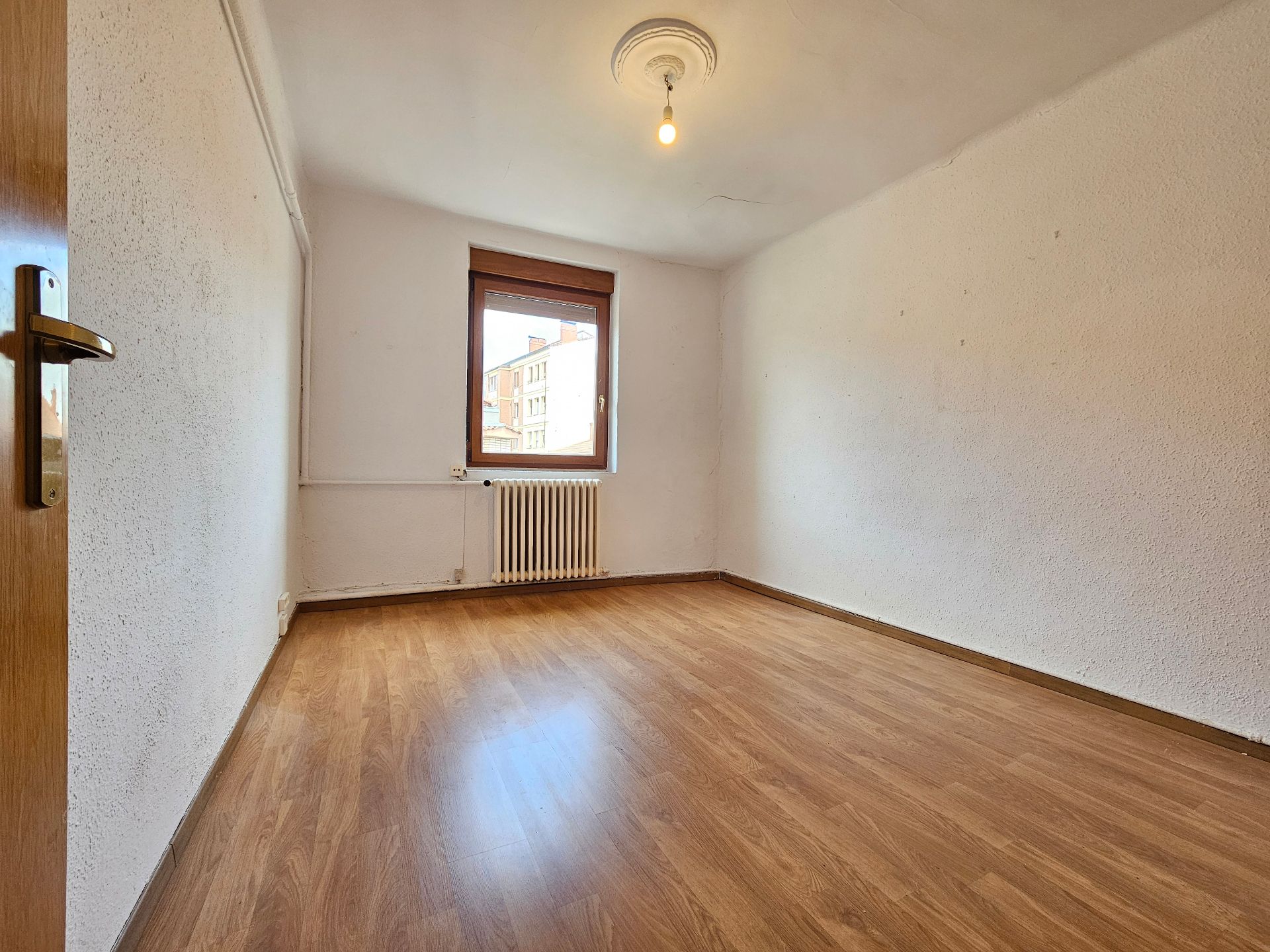 Bedroom of Flat for sale in Vitoria - Gasteiz  with Heating, Parquet flooring and Washing machine