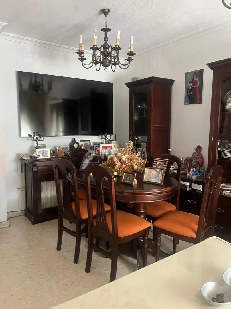 Dining room of Flat for sale in Sevilla  with Air Conditioner, Heating and Storage room