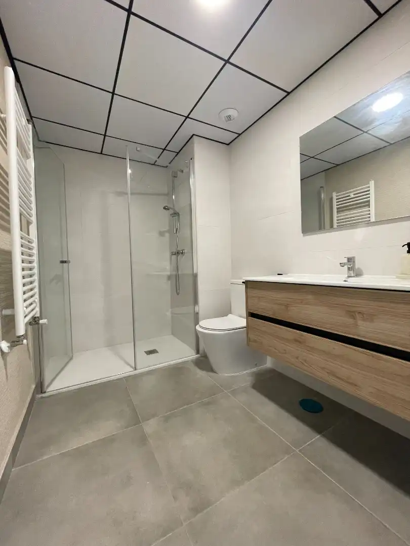 Bany de Apartament de lloguer en Badajoz amb Aire condicionat, Calefacció i Parquet