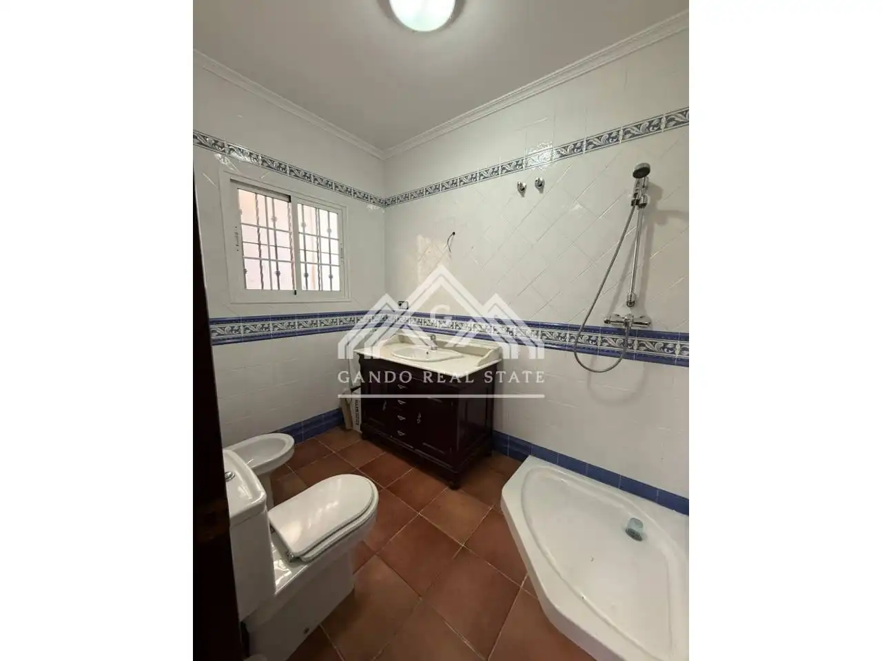 Baño de Casa adosada en venta en Dos Hermanas con Jardín privado y Terraza