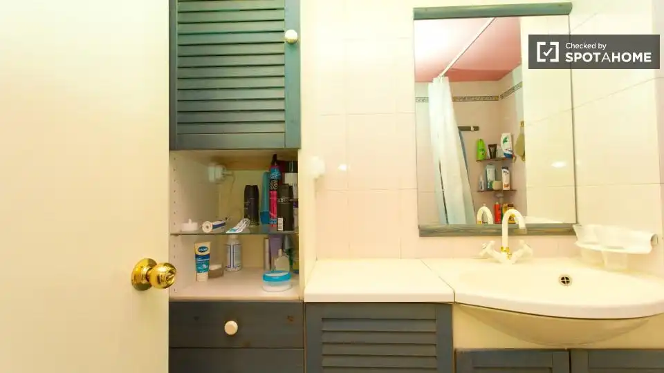 Habitación en Almenara -Ventilla