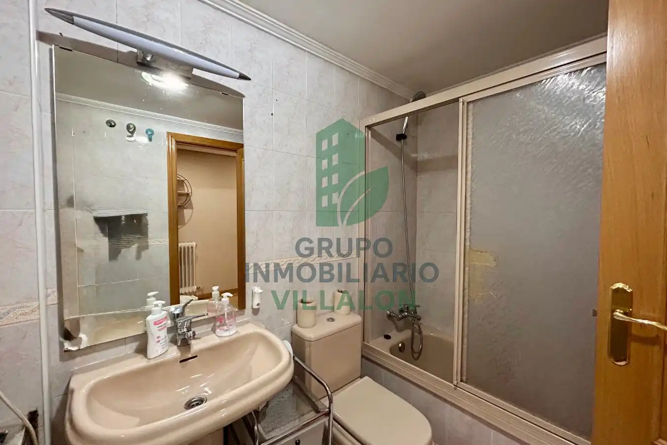 Badezimmer von Wohnung zum Verkauf in San Andrés del Rabanedo mit Heizung, Abstellraum und Möbliert