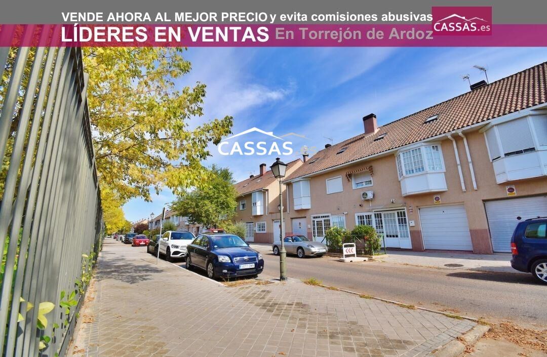 Vista exterior de Casa o xalet en venda en Torrejón de Ardoz amb Aire condicionat, Calefacció i Jardí privat