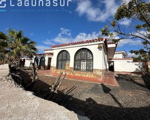 Vista exterior de Casa adosada en venda en Arona amb Jardí privat i Terrassa