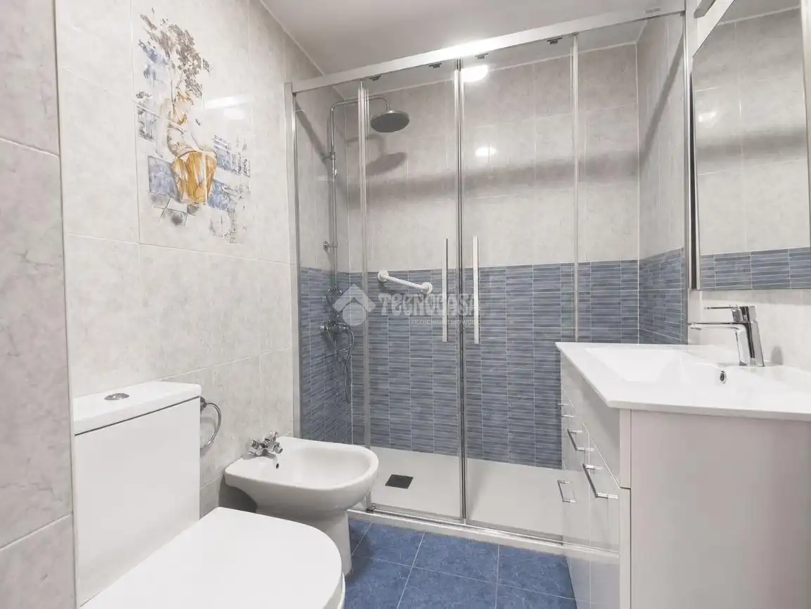 Bathroom of Flat for sale in Fuengirola