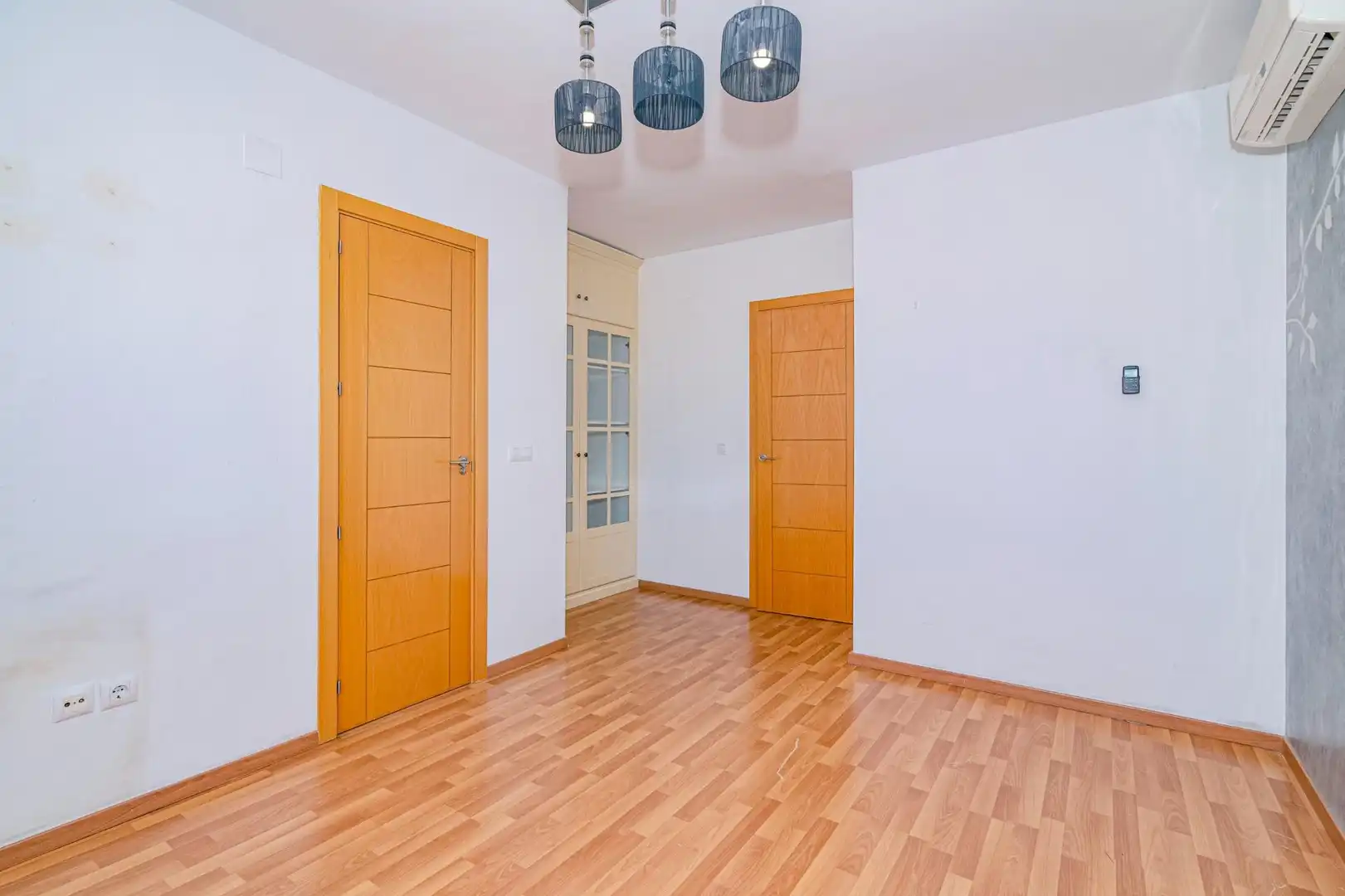 Casa aparellada amb terrassa en venda a Avenida LUIS JAVIER, imagen 27