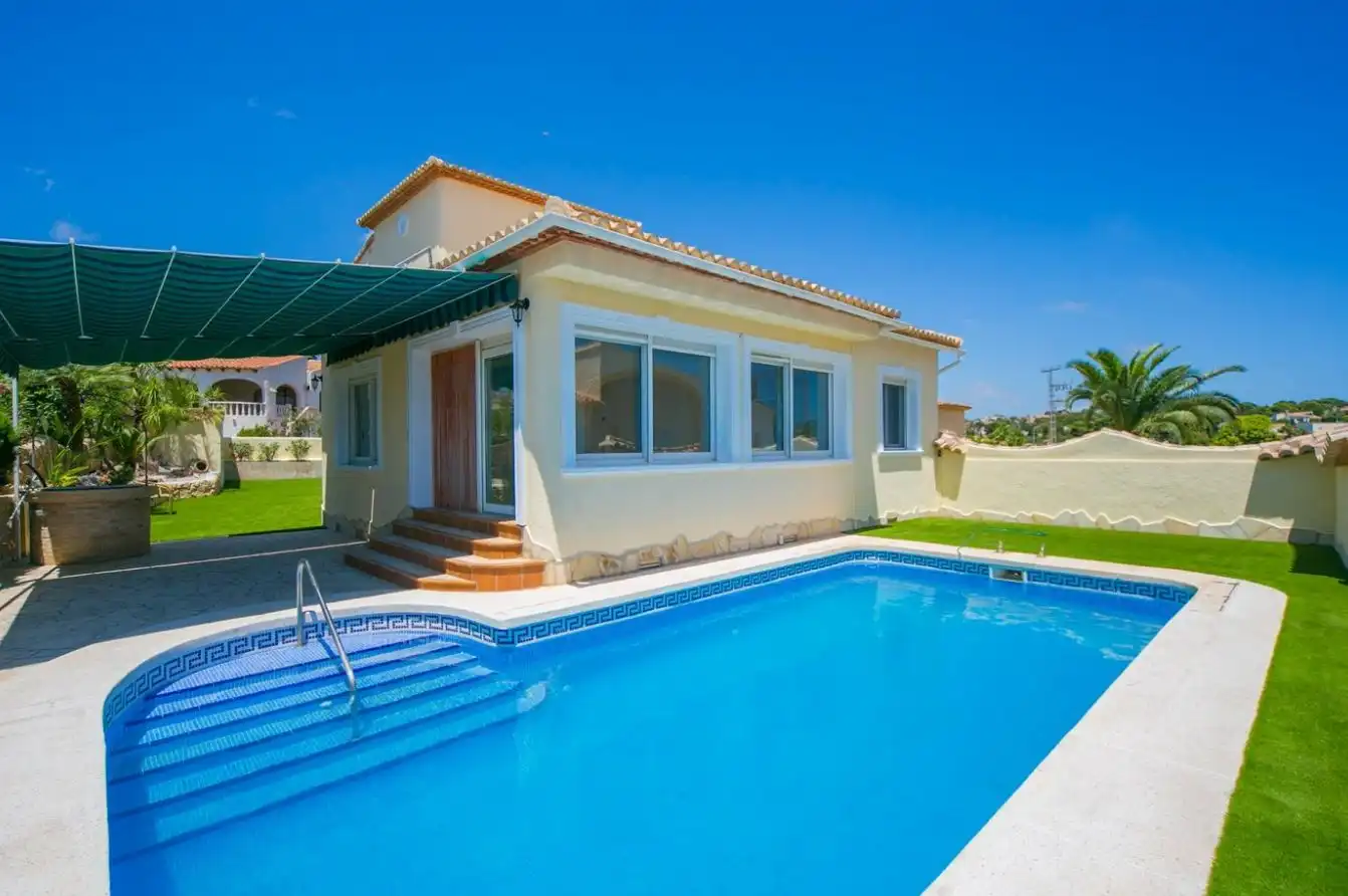 Villa avec piscine à vendre à Carrió - La Merced - Los Pinos