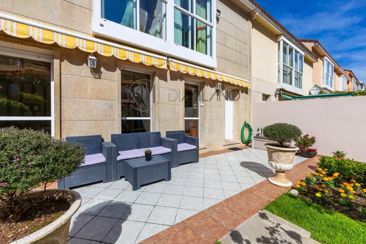 Terraza de Casa adosada en venta en Vigo  con Calefacción, Jardín privado y Parquet