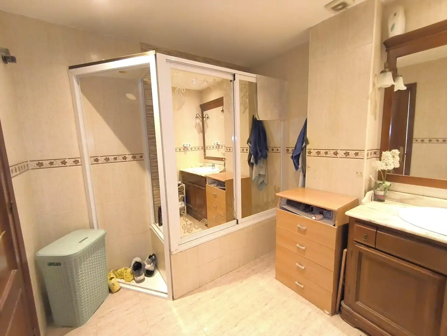 Badezimmer von Dachboden zum Verkauf in Atarfe mit Klimaanlage und Terrasse
