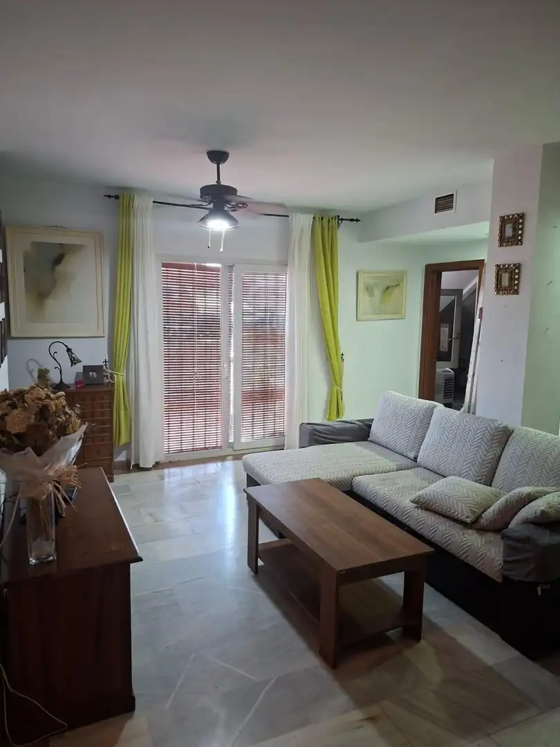 Wohnzimmer von Dachboden zum Verkauf in Algeciras mit Terrasse