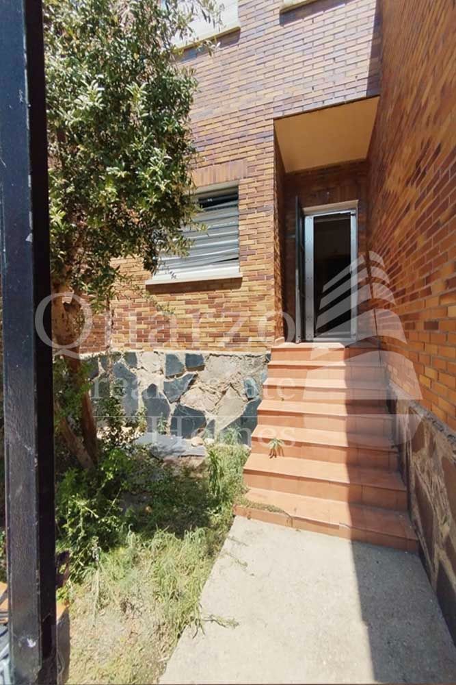 Exterior view of Single-family semi-detached for sale in Domingo Pérez