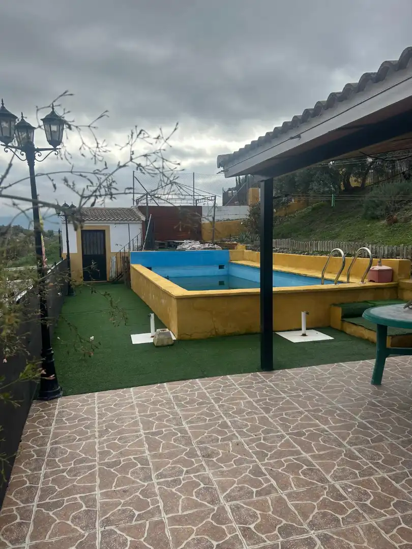 Piscina de Casa o xalet en venda en Jaén amb Aire condicionat, Traster i Moblat