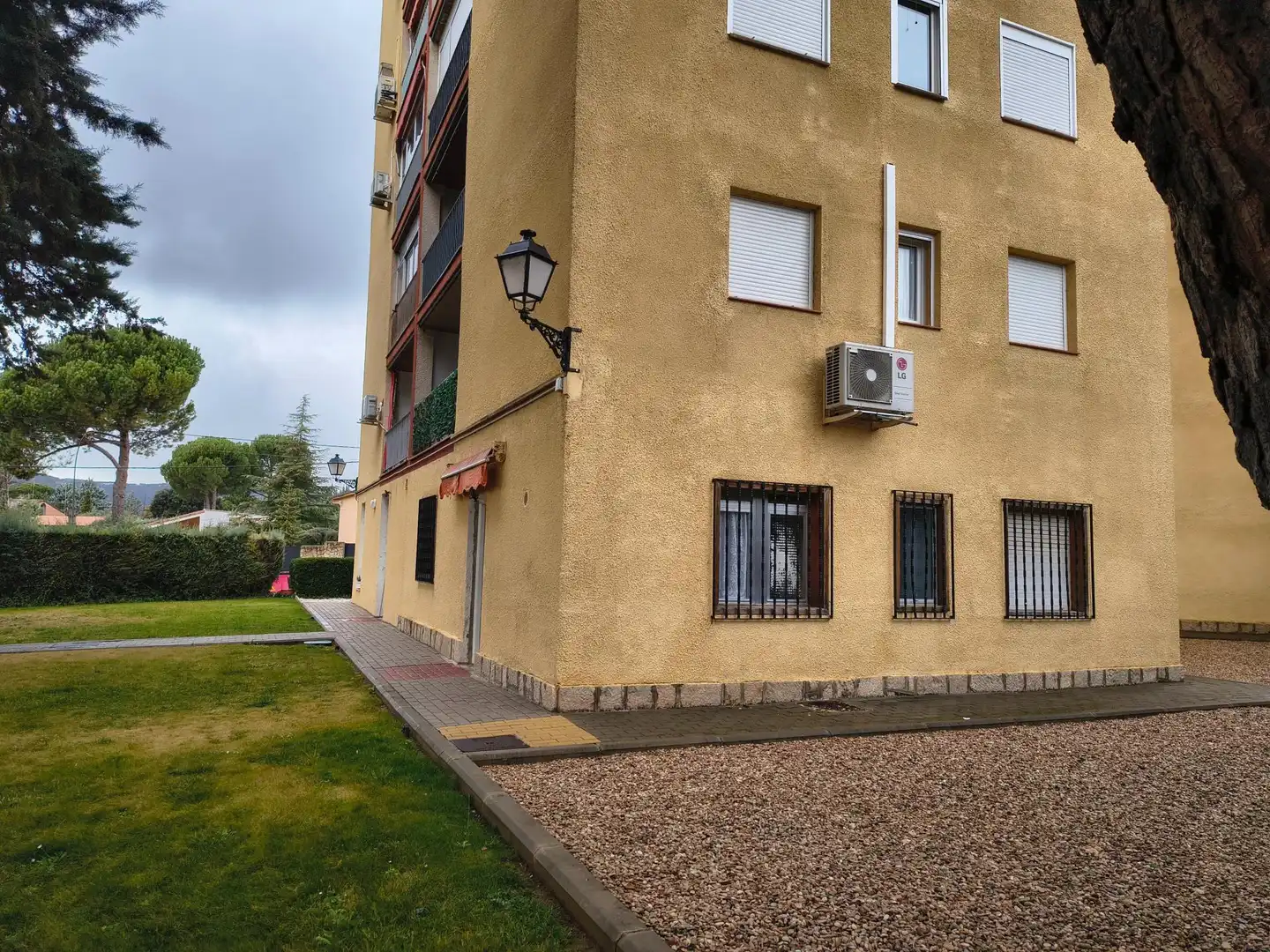 Vista exterior de Pis en venda en Sacedón amb Calefacció