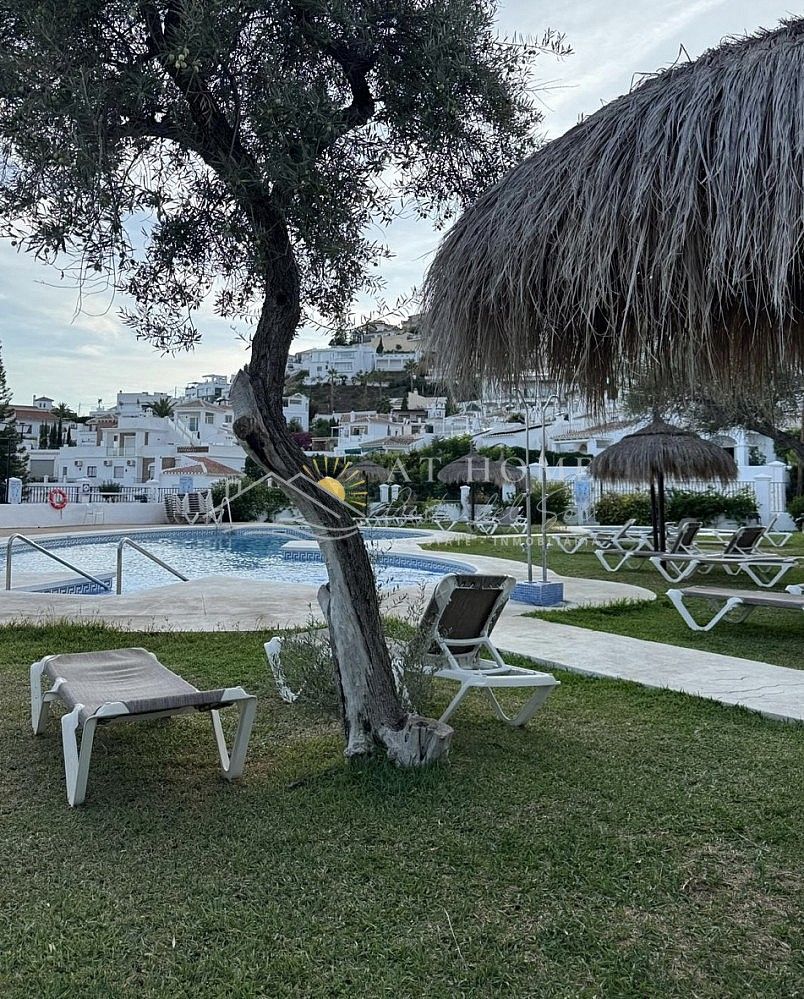 Vista exterior de Dúplex en venda en Nerja amb Terrassa