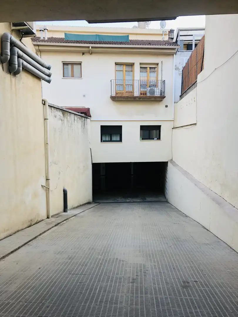 Einzelparkplatz zum Verkauf in Carrer Montserrat 1, imagen 11