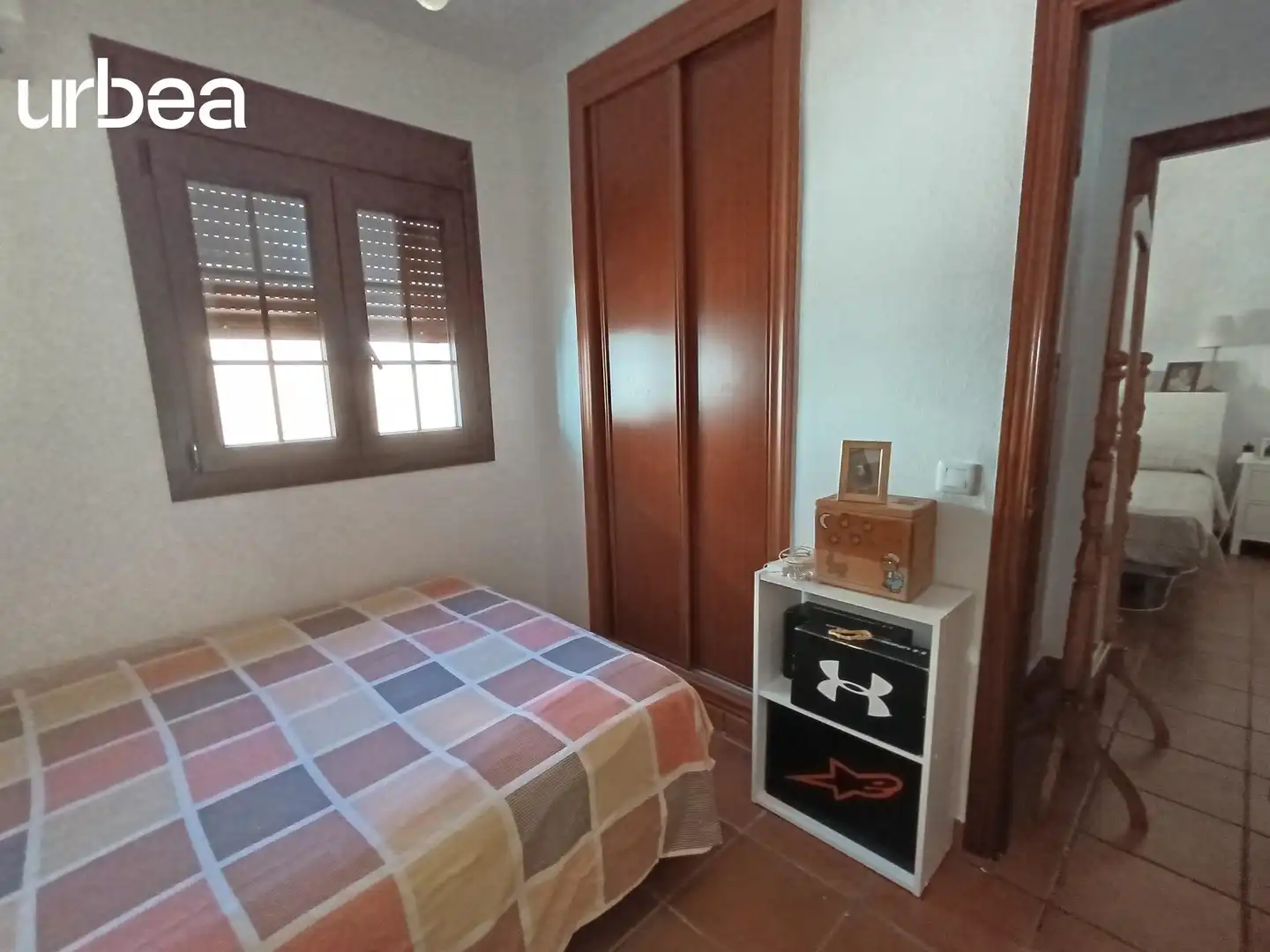 Dormitori de Casa adosada en venda en Pizarra amb Aire condicionat, Terrassa i Jacuzzi