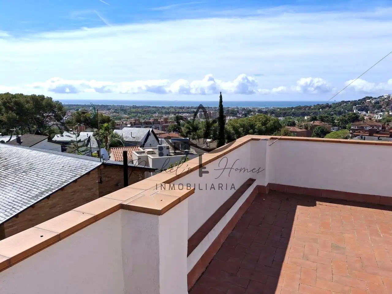Terrasse von Einfamilien-Reihenhaus zum Verkauf in Castelldefels mit Klimaanlage, Heizung und Privatgarten