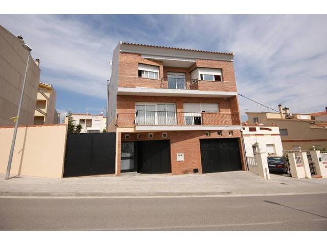 Casa-chalet en Venta en Calle SEGISMON TOMEU en Torrelavit