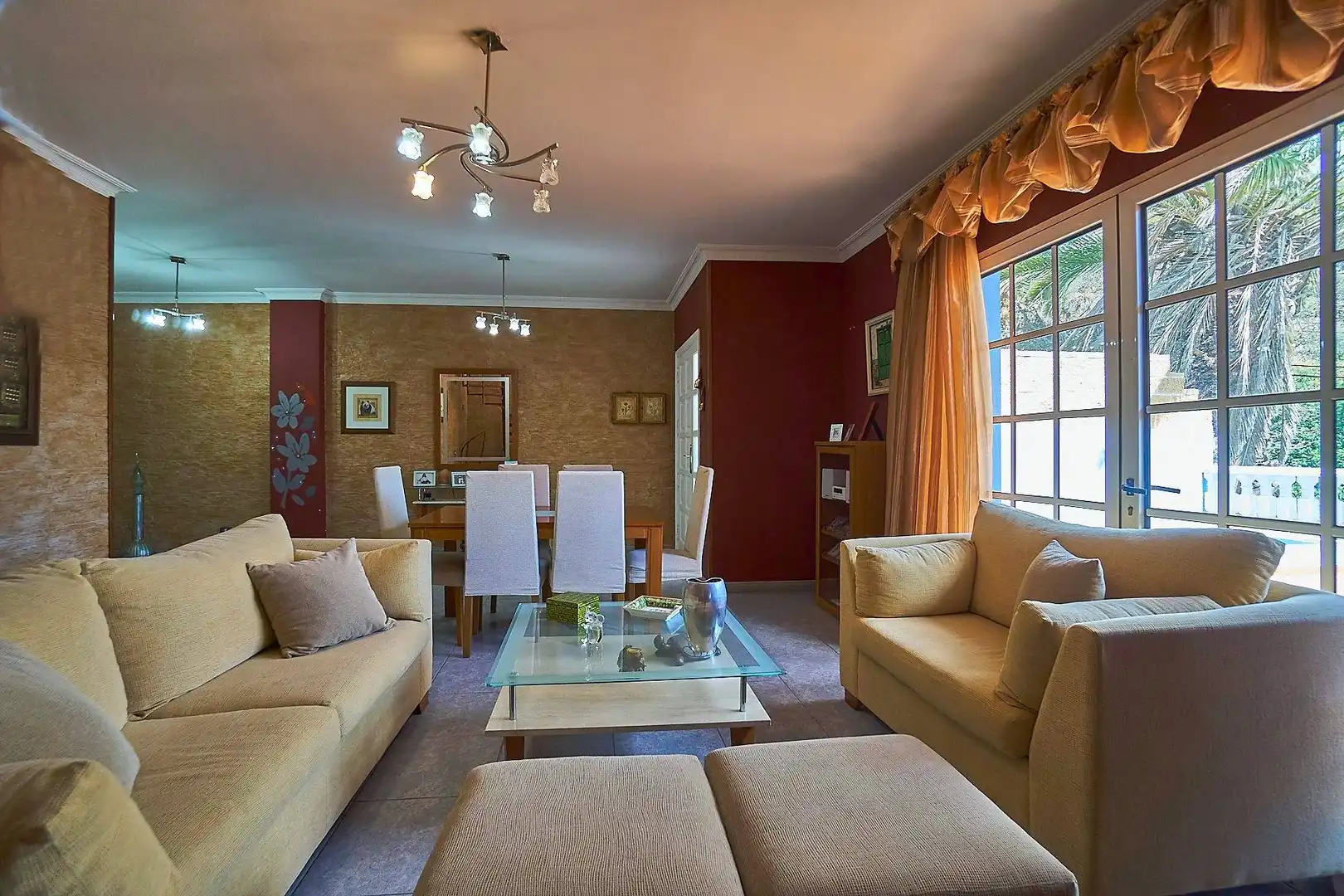 Sala d'estar de Casa adosada en venda en Las Palmas de Gran Canaria amb Jardí privat, Terrassa i Traster